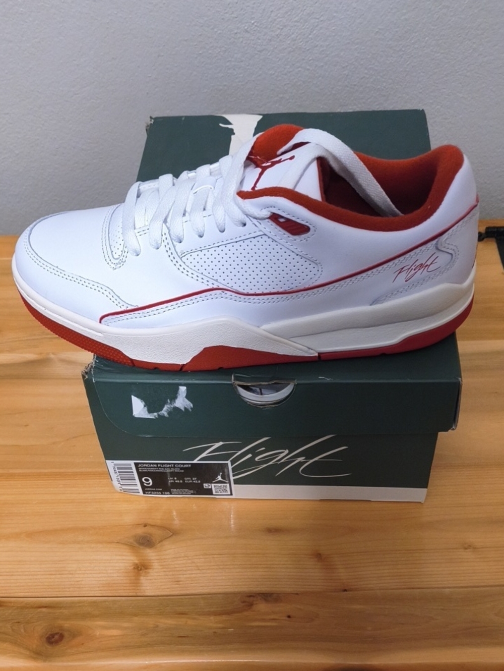 Nike Men's Low-Top Athletic Sneakers - White/Red